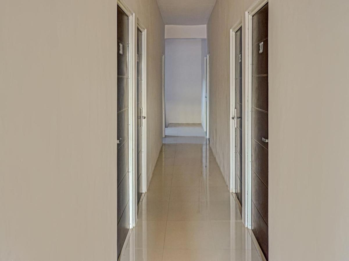 Reddoorz At Jalan Somba Opu Losari Макасар Екстер'єр фото