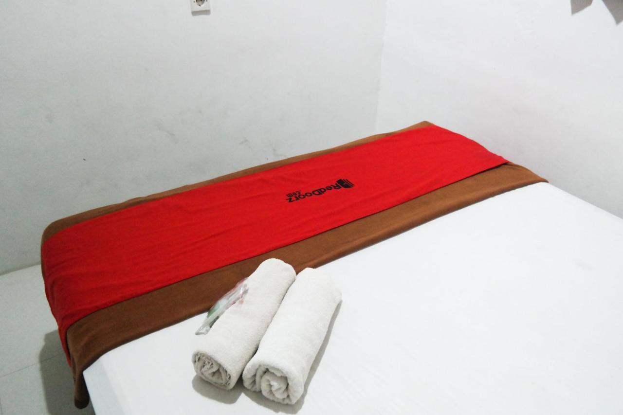 Reddoorz At Jalan Somba Opu Losari Макасар Екстер'єр фото