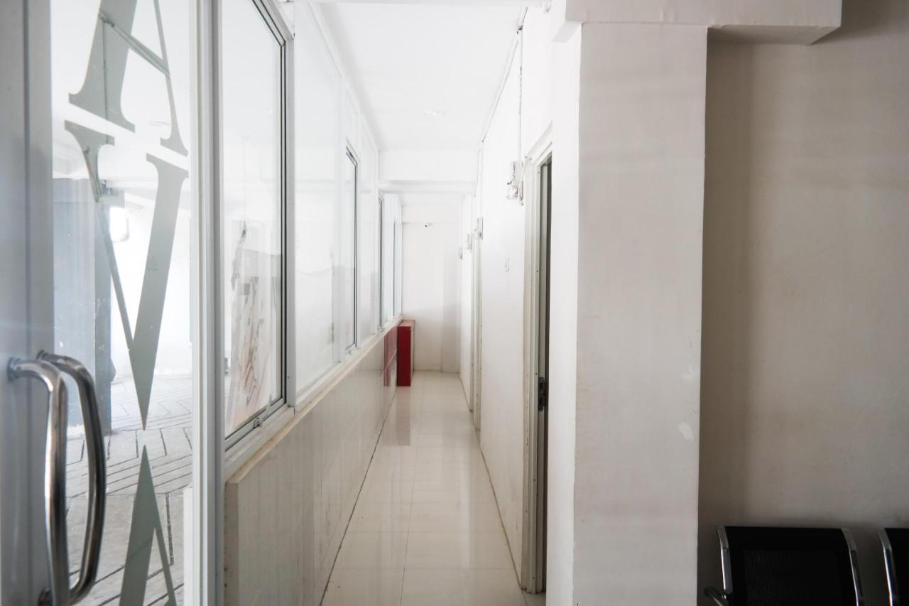 Reddoorz At Jalan Somba Opu Losari Макасар Екстер'єр фото